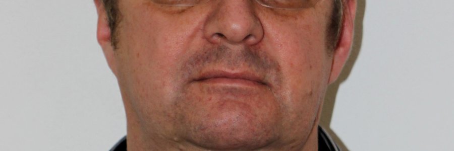 Fanie Viljoen, Gansbaai Apteek se Apteker wat onlangs ‘n hartaanval gehad het